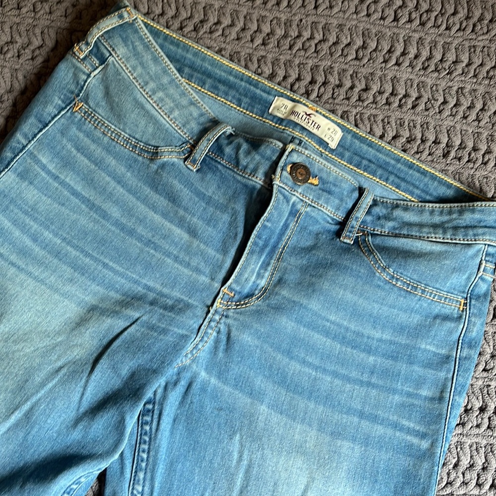 Juniors Hollister jeans
